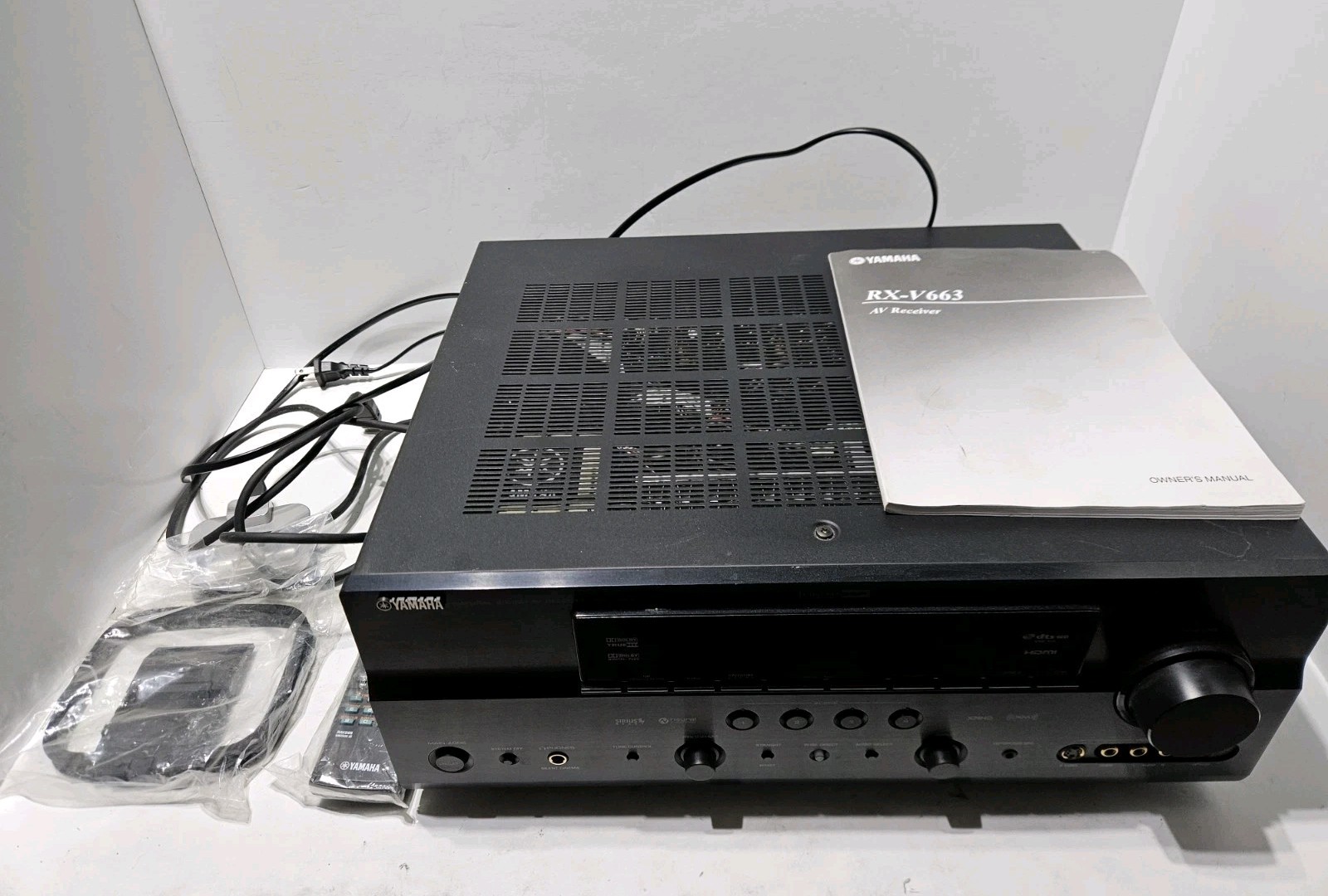 Yamaha RX-V663 7.2 Channel Natural Sound AV HDMI Home Theater Stereo Receiver