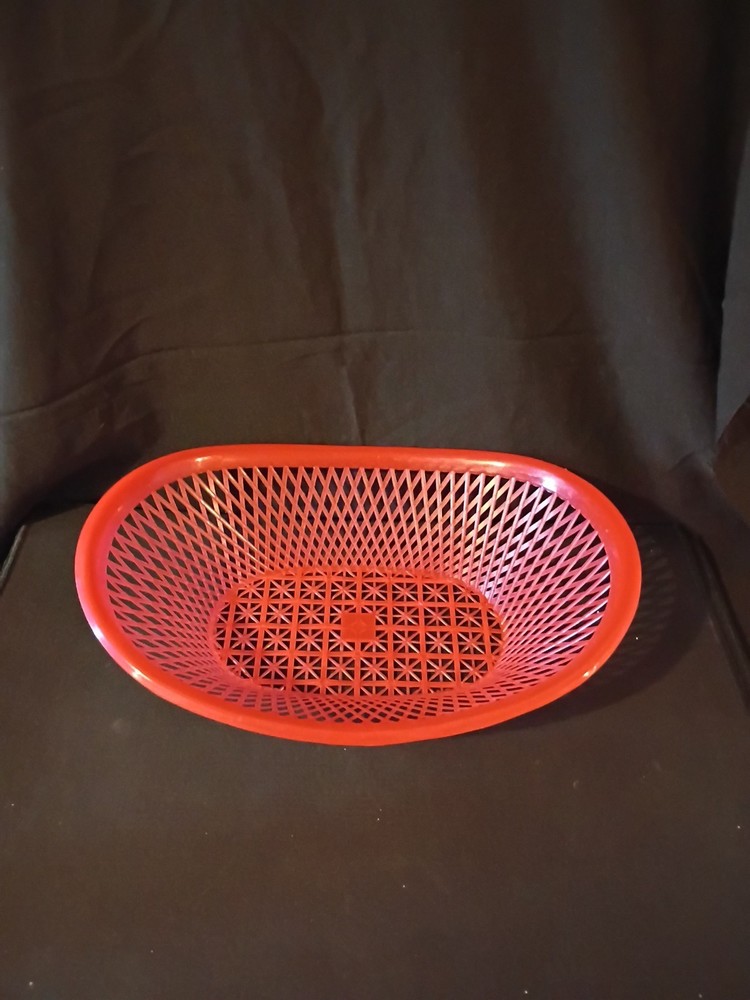 Red Fish & Chip Baskets (6)                                                (05)