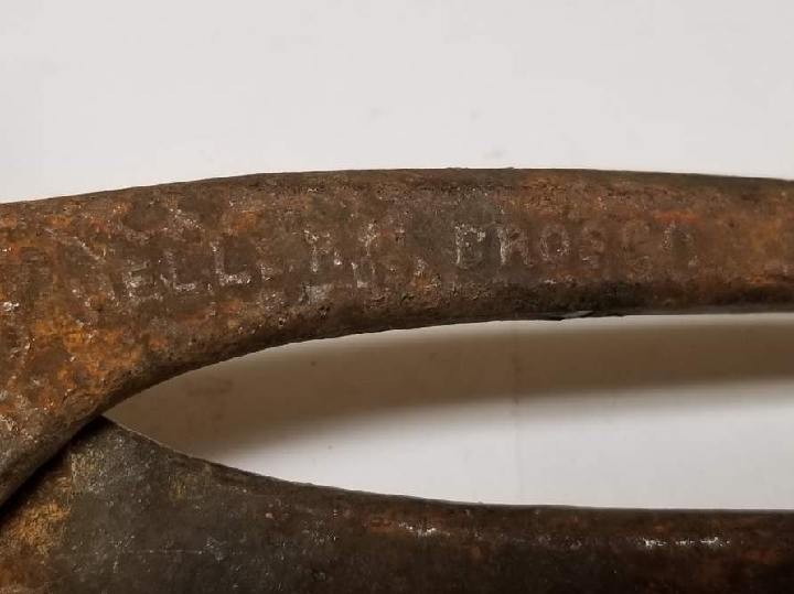 Vintage Heller Bros Nipper Nail Puller