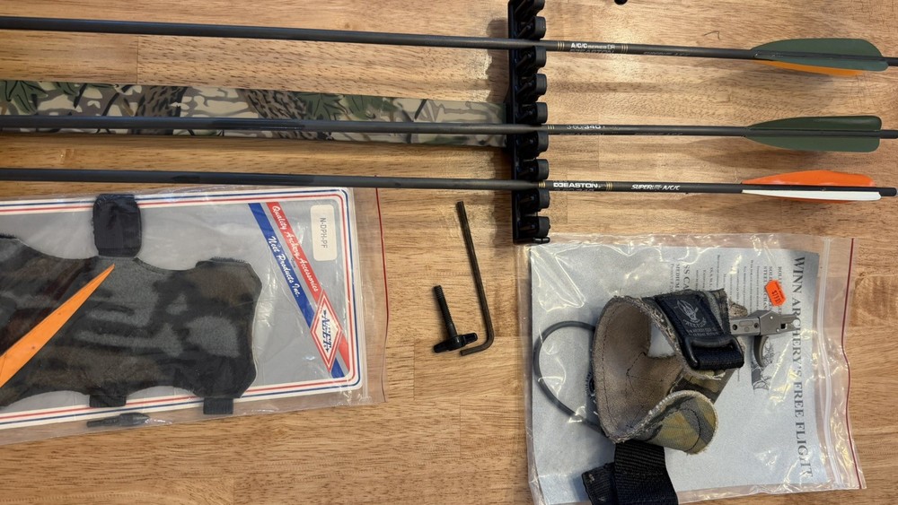 PSE Nova Compound Bow, Right hand, Mossy Oak Camo with CASE