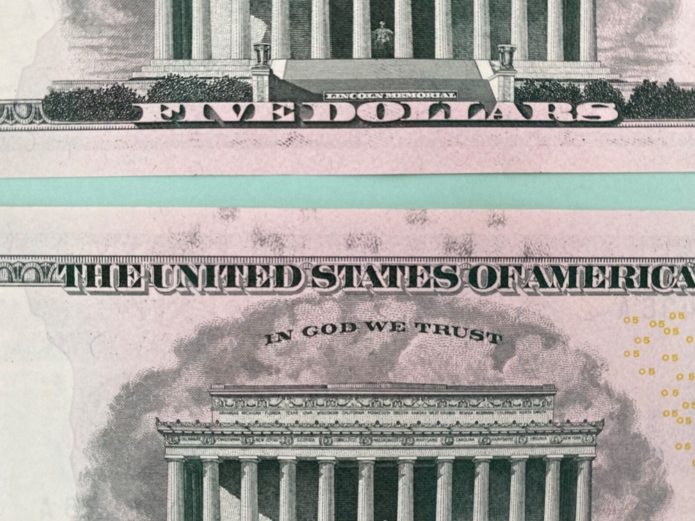 (2) CONSECUTIVE 2017 A $5.00 FEDERAL RESERVE NOTES OFFSET INK TRANSFER ERRORS #1