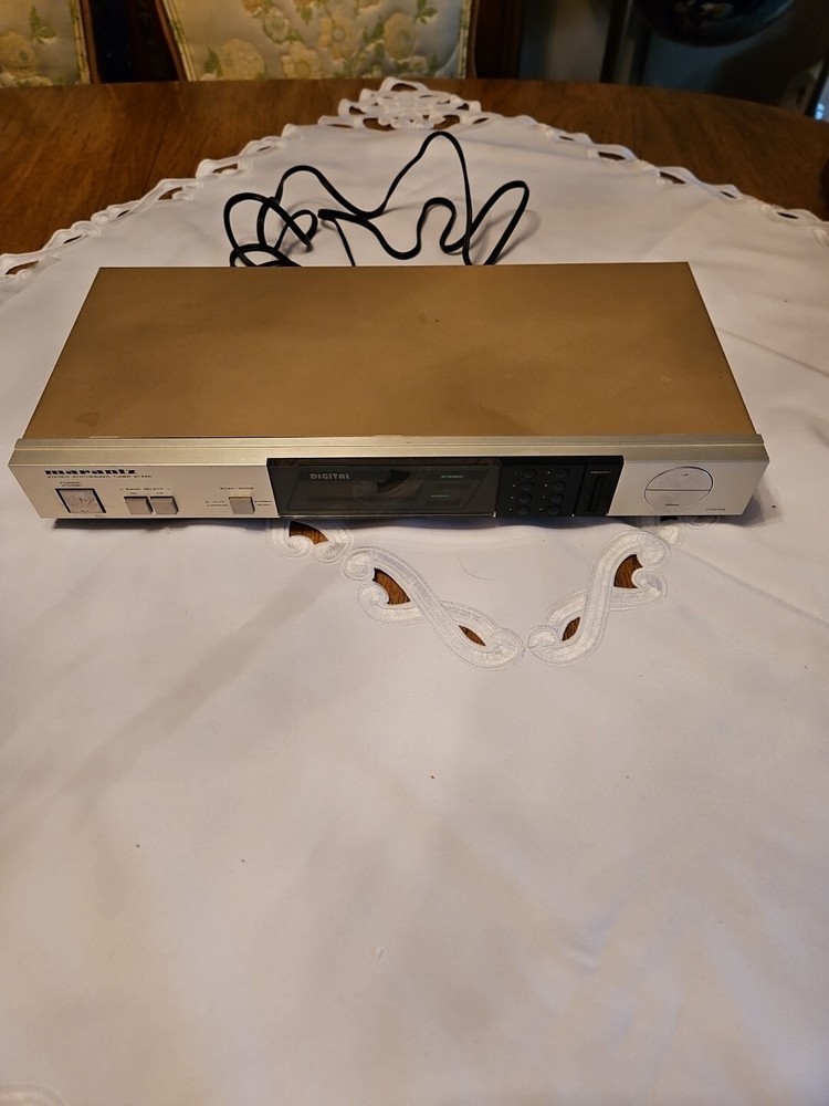 Marantz Stereo Synthesized Tuner ST-440