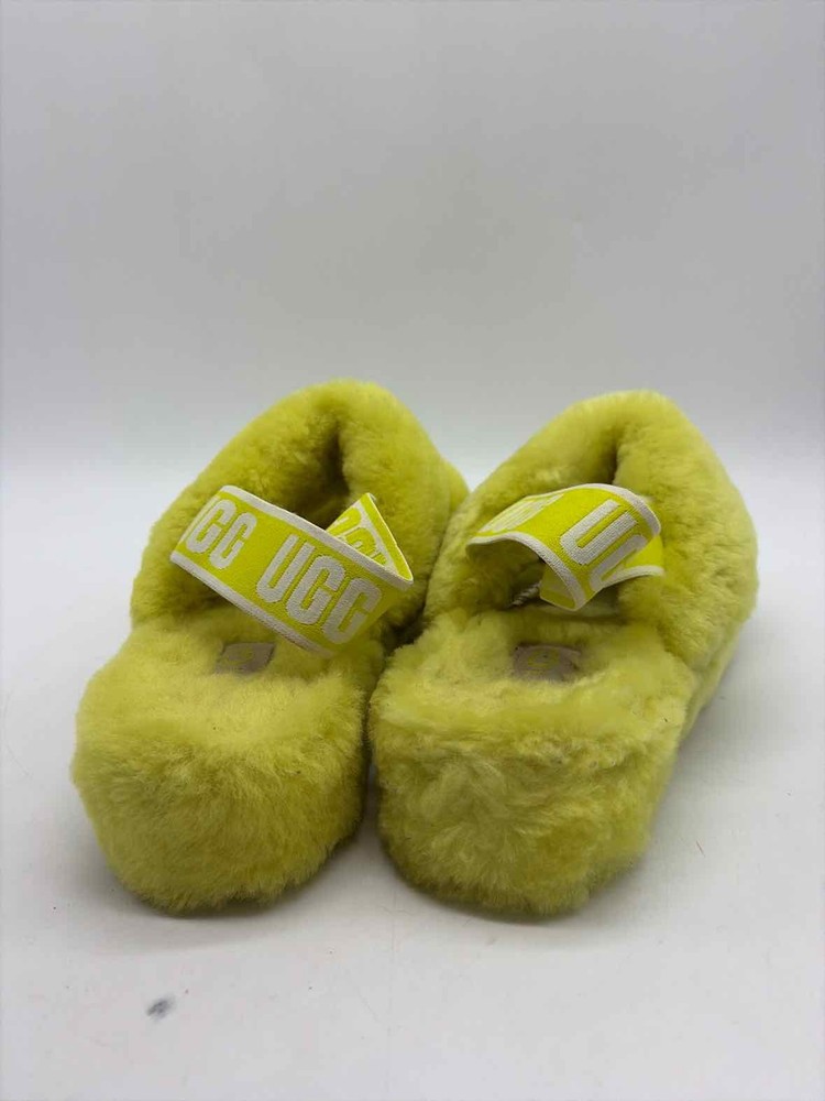 Pre-Owned UGG Yellow Size 7 Strappy Slippers