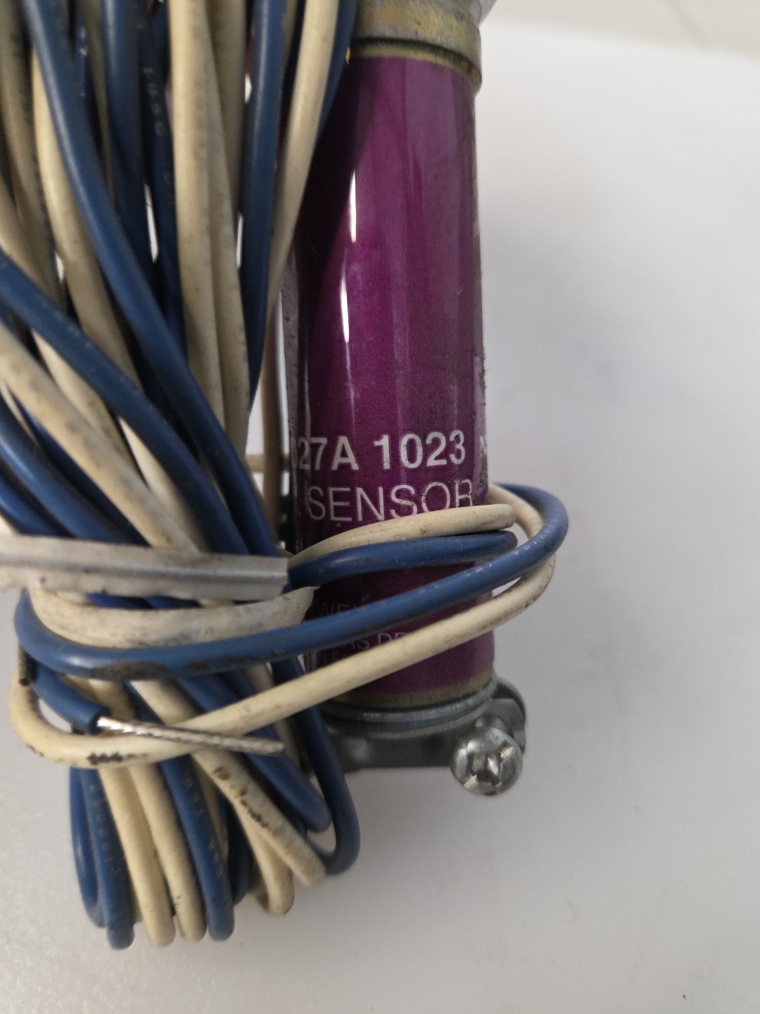 Honeywell C7027A1023 Ultraviolet Flame Sensor Old Stock