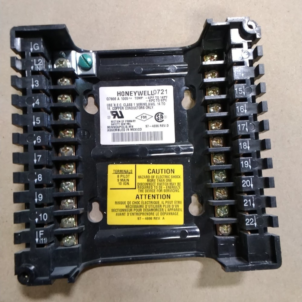 HONEYWELL 97-4696 BURNER CONTROL RELAY BASE 0721 E38