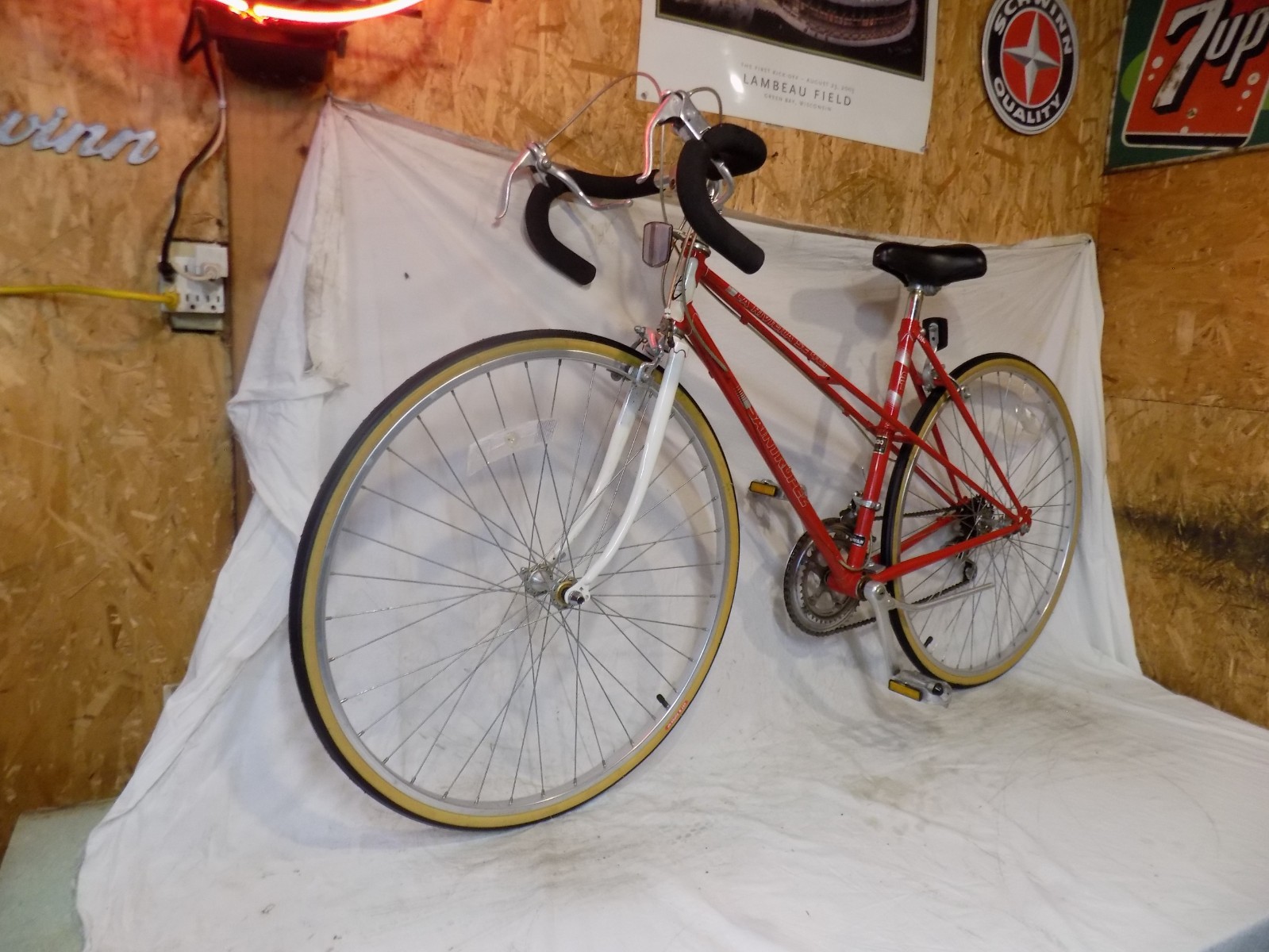 1980s SAINT TROPEZ LA RIVIERA 12-SPEED MIXTE ROAD BIKE VINTAGE RALEIGH PUEGEOT!