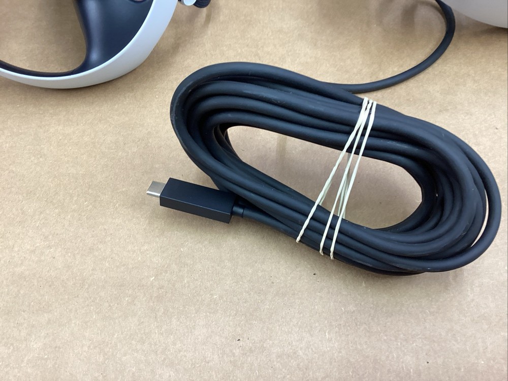 Sony PlayStation VR2 Virtual Reality Headset Bundle CFI-ZVR1