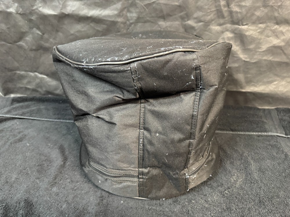 Road Runner tom drum bag case, 12" wide x 11" deep. Very good functionally.