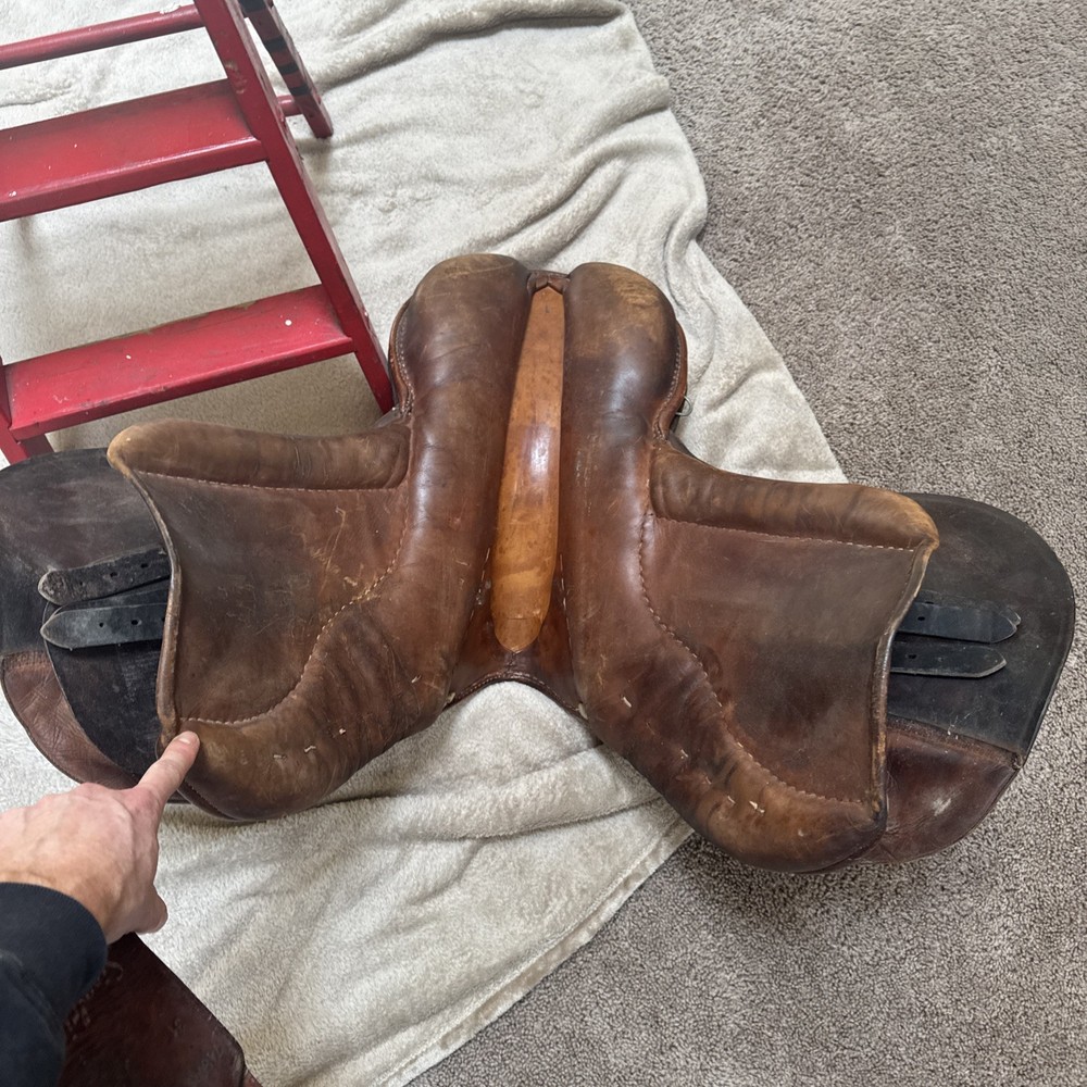 Stubben Siegfried Extra Jump Saddle 17"