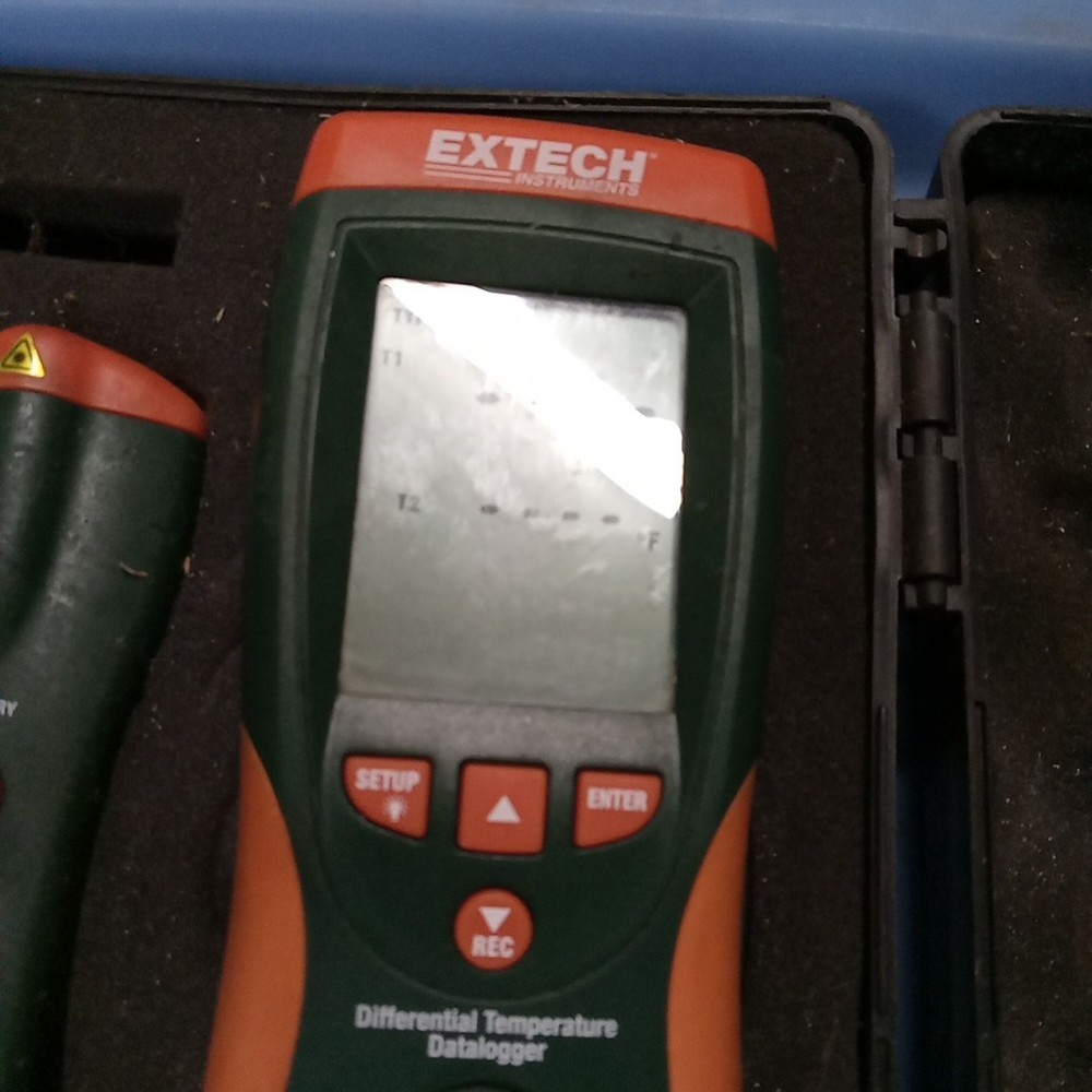 extech instruments hd200 Differential temperature data logger Needs Cleaned