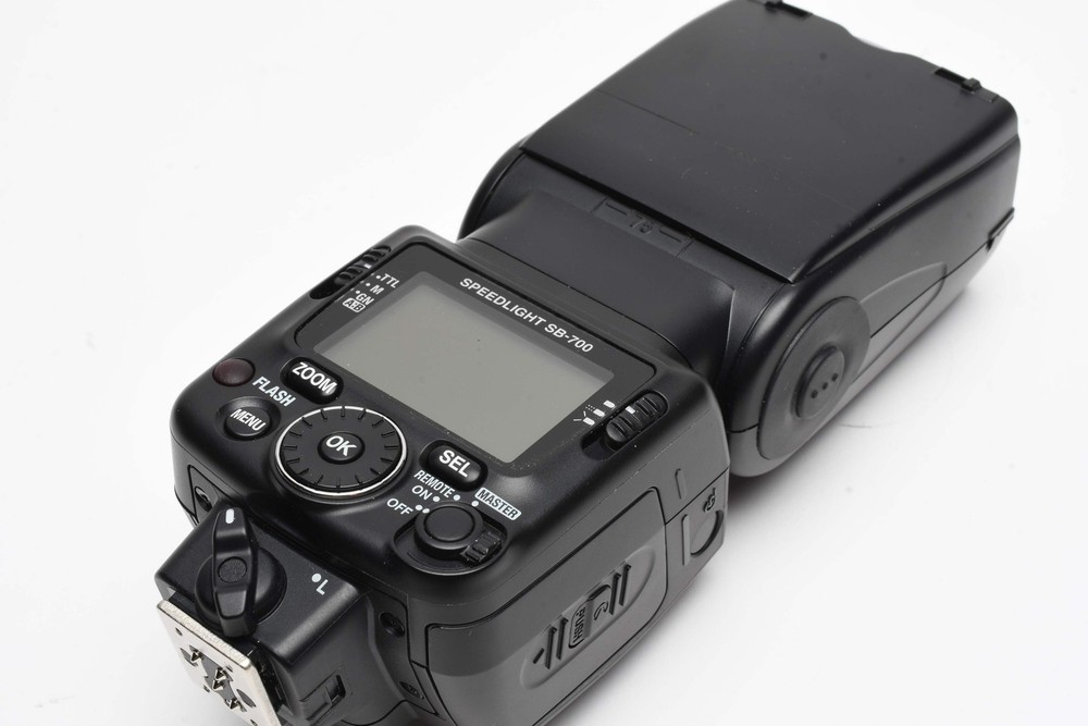 Nikon SB-700 Speedlight flash, Mint-, filters, case, manual, box