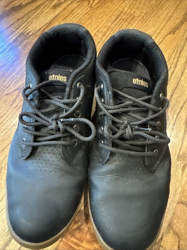 Etnies Man Shoes