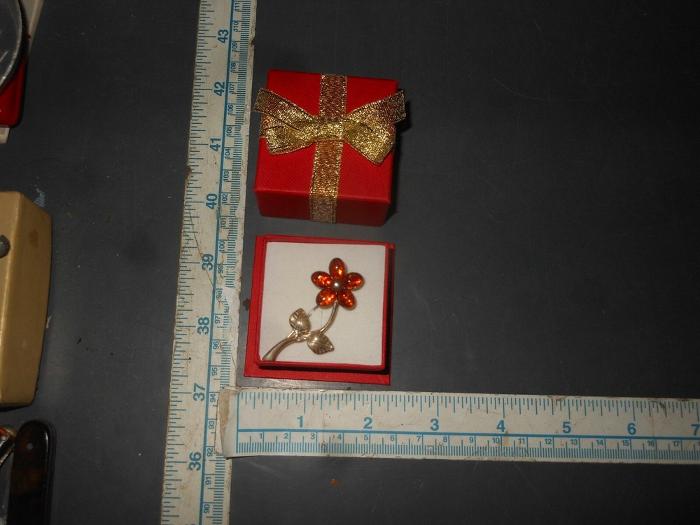 Amber Sterling Silver Flower Pin