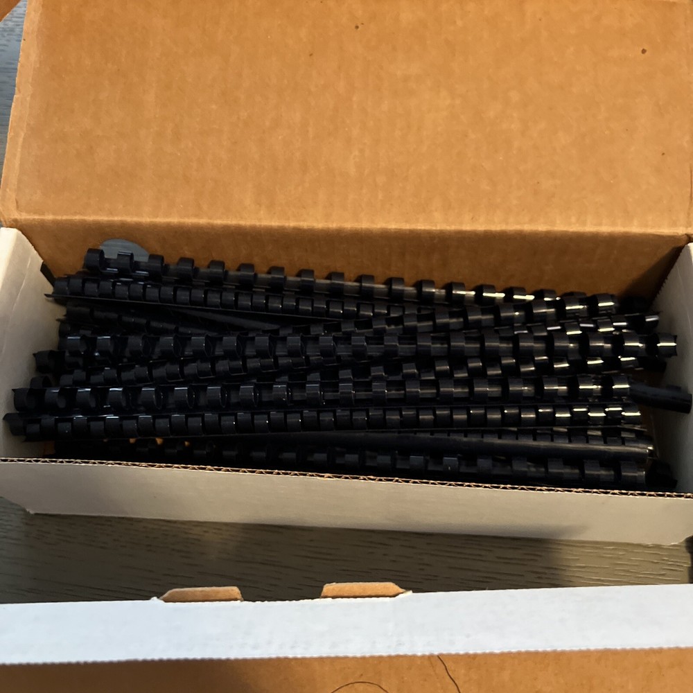 GBC CombBind Plastic Presentation Document Binding Spines. Lot Of ~ 190.