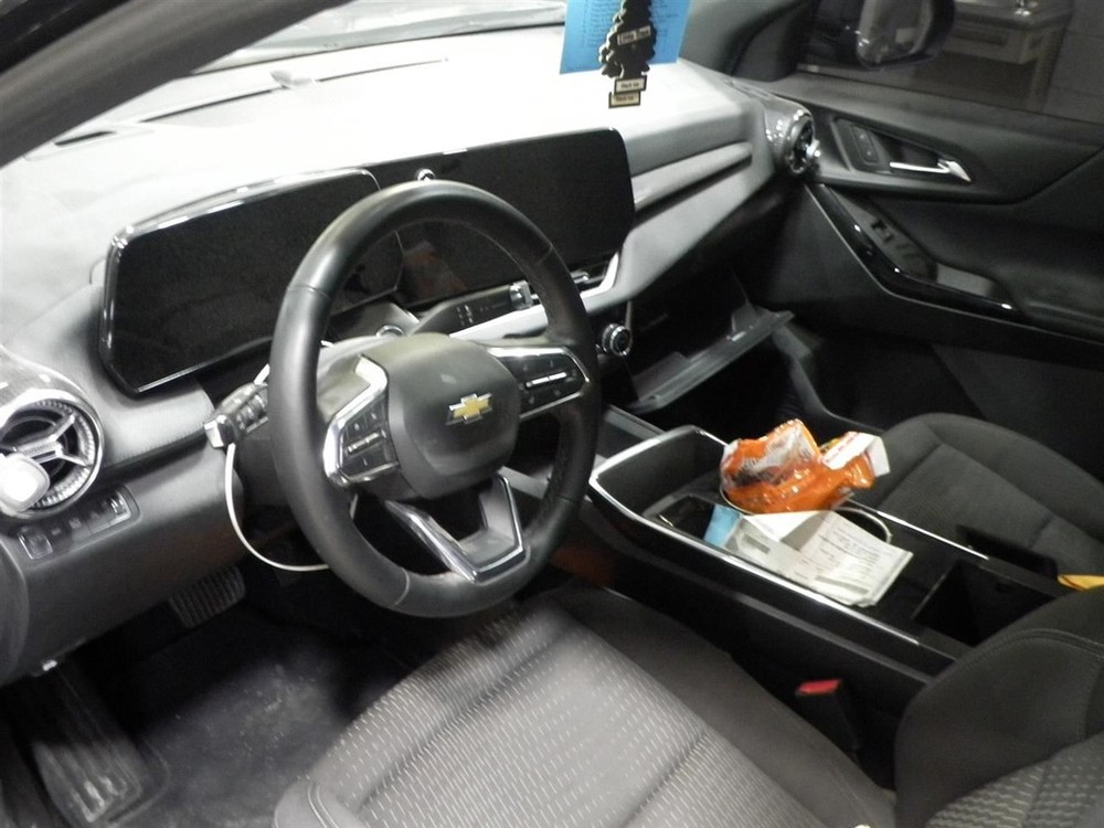 2025 Equinox LT 1.5L Upper Air Shutter