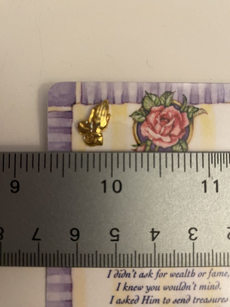 Praying Hands Lapel Pin P17