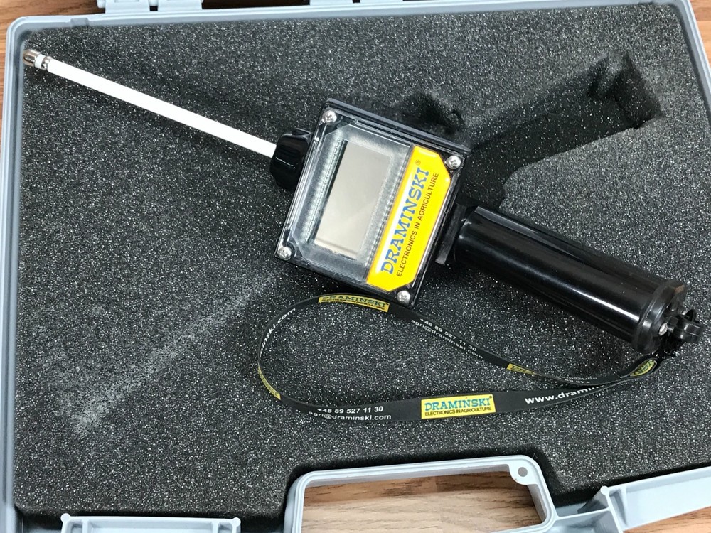 Draminski Dog Ovulation Detector ED23723 With Case Manual & Data Sheet