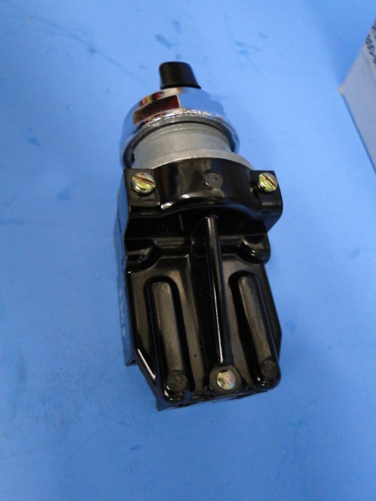 GE General Electric 2 Position Selector Switch CR104 B2011