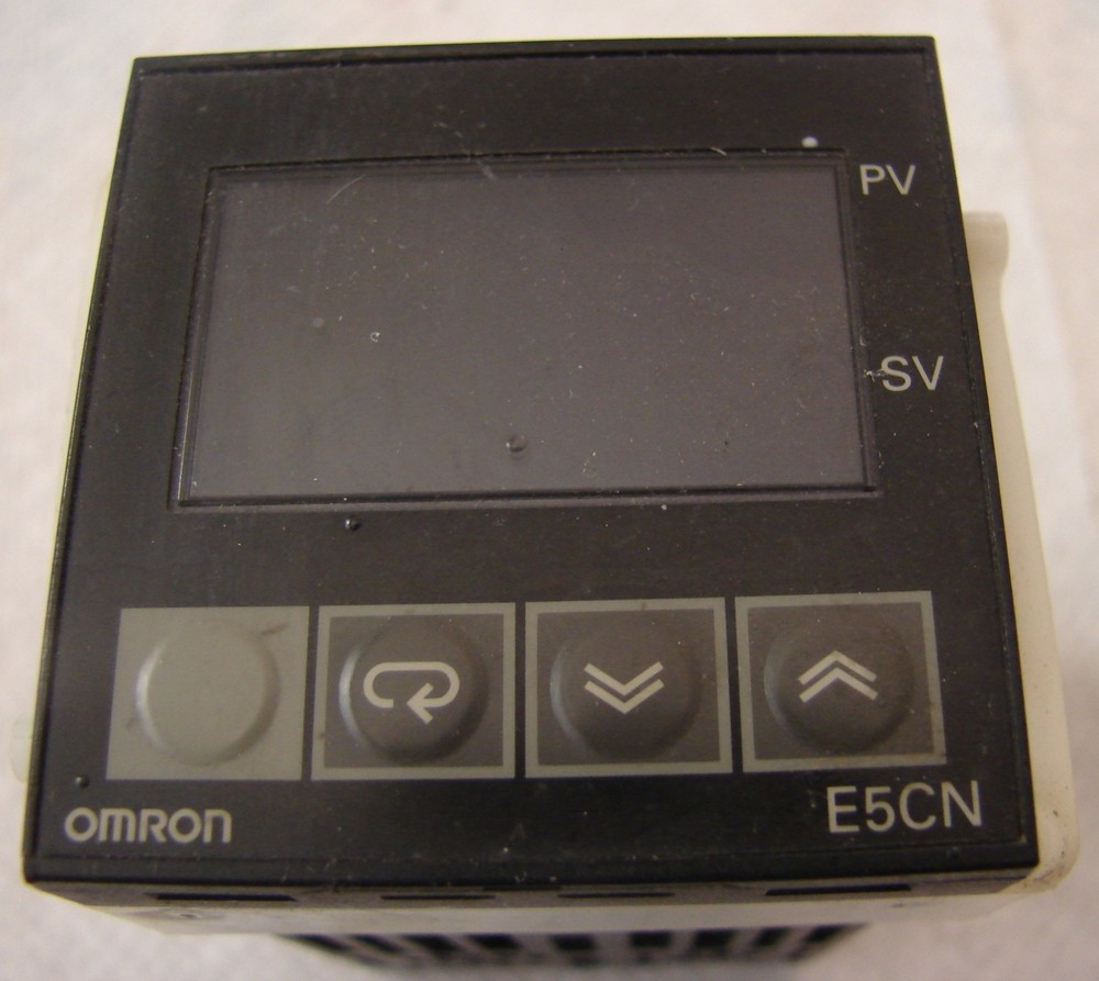 OMRON E5CN-Q2TC TEMPERATURE CONTROL TWO ALARM 100-240VAC