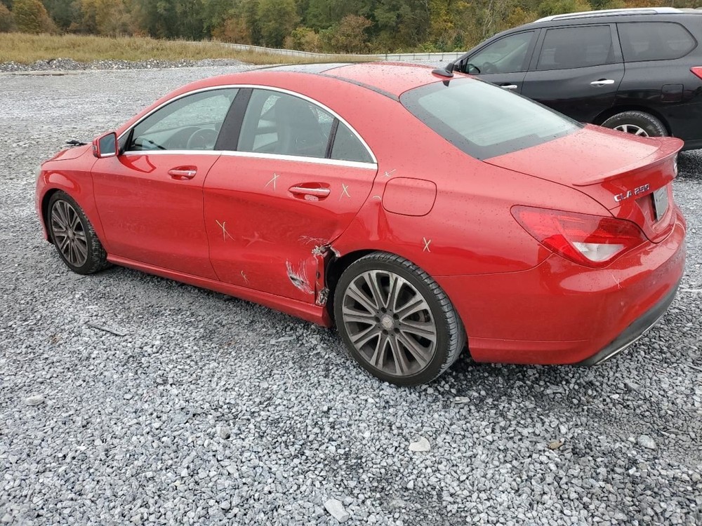 CLA250 2017 Glove Box 4934947