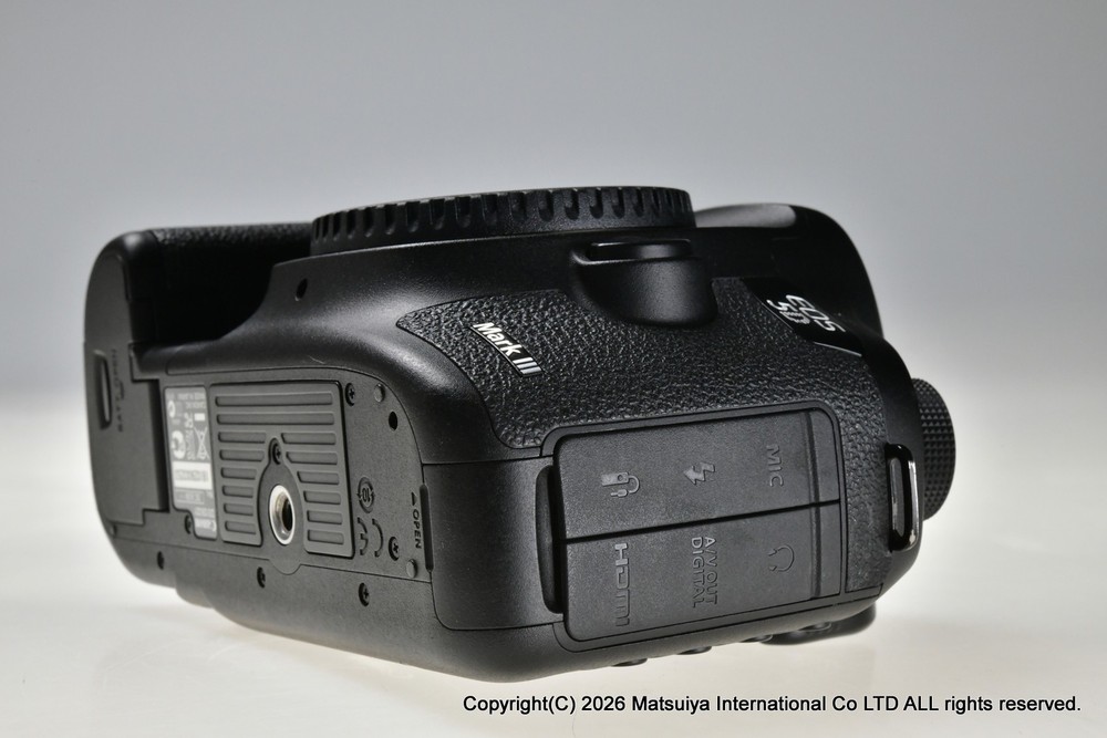 Canon EOS 5D Mark III 22.3MP Digital Body Camera