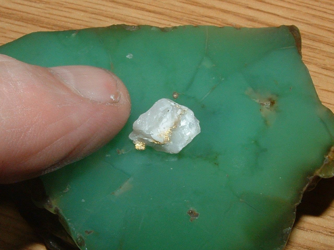 GOLD QUARTZ SPECIMEN .7 GRAM NATIVE CALIFORNIA GOLD IN SILICATE