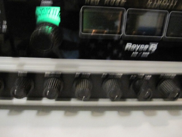 ROYCE 1-640 SSB/AM 23 CH BASE. COSMETICS SHARP COLLECTABLE CLEAN UNIT. POWERS ON