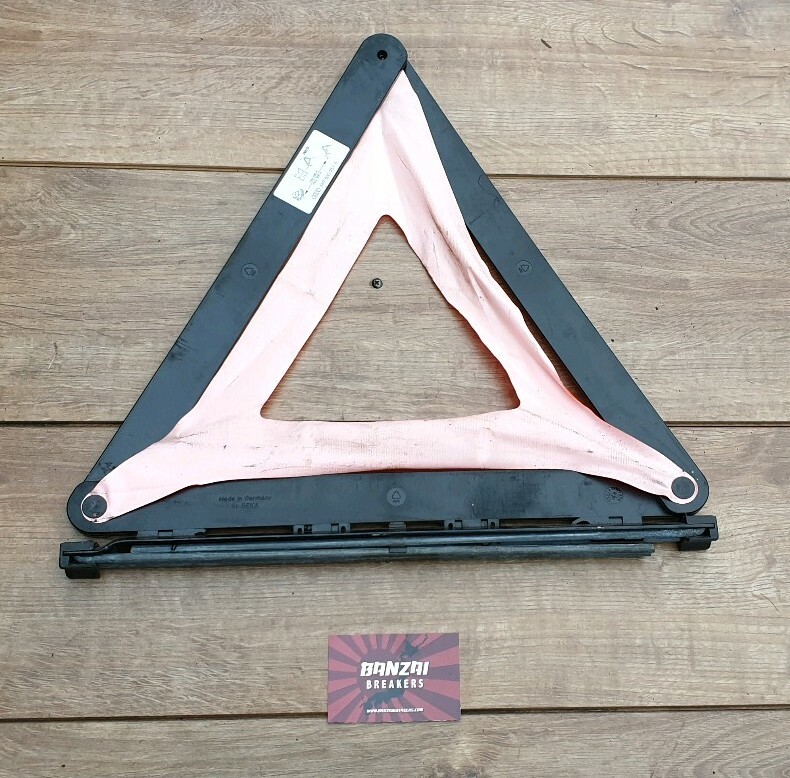 AUDI S6 C5 QUATTRO EMERGENCY ROADSIDE WARNING HAZARD TRIANGLE 4B9860251A