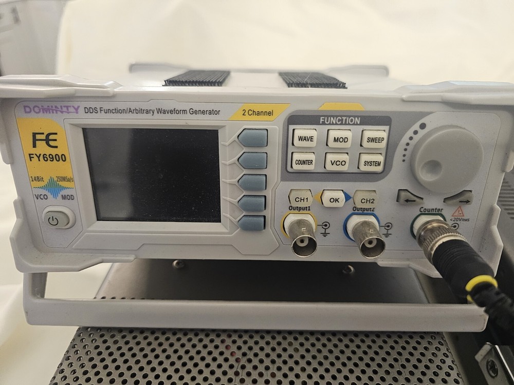 Dominty FY6900-60m Frequency Arbitrary Waveform Generator #510zz