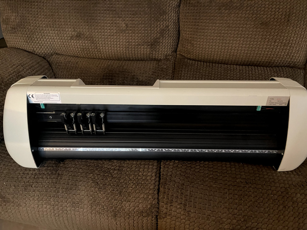 US CUTTER 28" MODEL SC PLOTTER SERIES VINYL CUTTER/PLOTTER TYPE SC631 USCUTTER