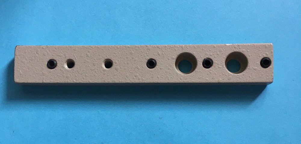 *NOS* 24086-YAMATO-NEEDLE TREAD PULL-OFF BRACKET-FREE SHIPPING*