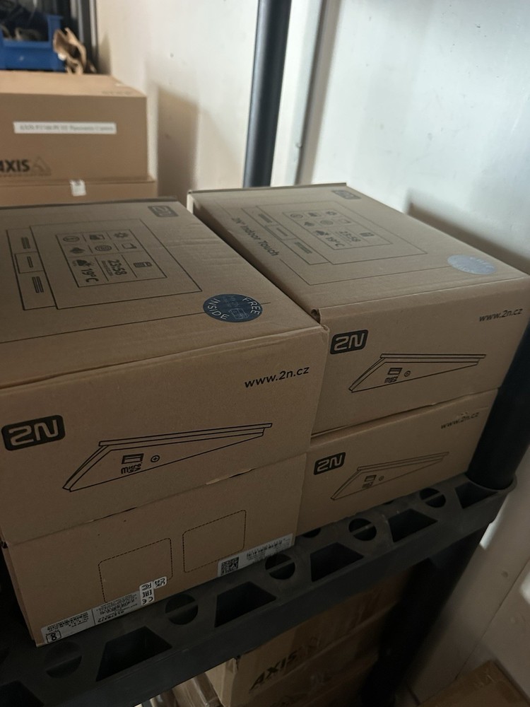 Axis 2N Indoor Touch 2.0 Intercom Multi-Functional Touch Communicator 01668-001