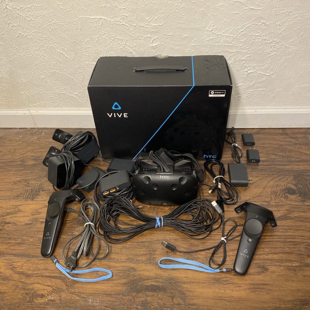 HTC Vive VR Headset Complete Set Full Kit System Steam VR PC Virtual Reality