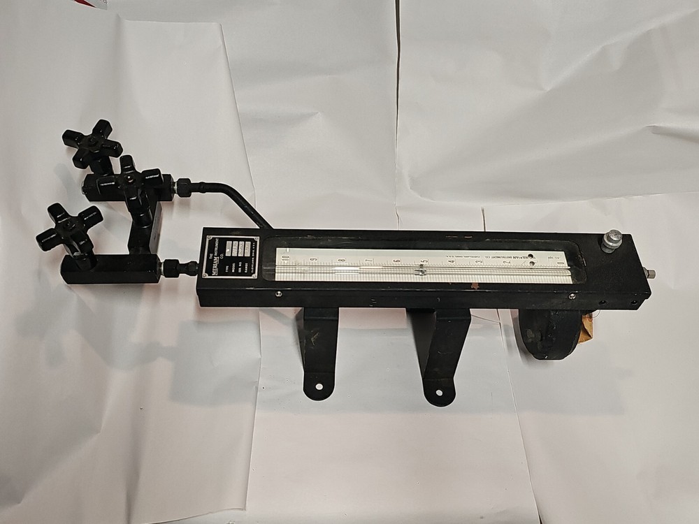 The Meriam Instrument Co. Type W Model 30EB25 Manometer Range 12" Untested
