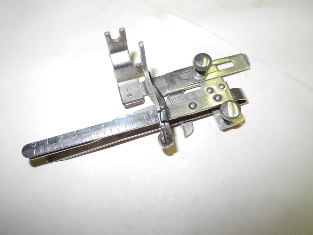 VINTAGE SINGER SEWING MACHINE BACK CLAMP ACCESSORY KIT, TOP CONDITION, NICE