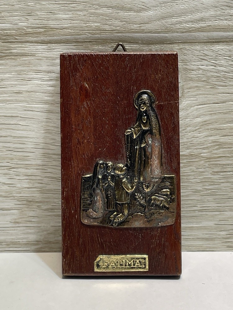Lady Fatima Wall Hanger.