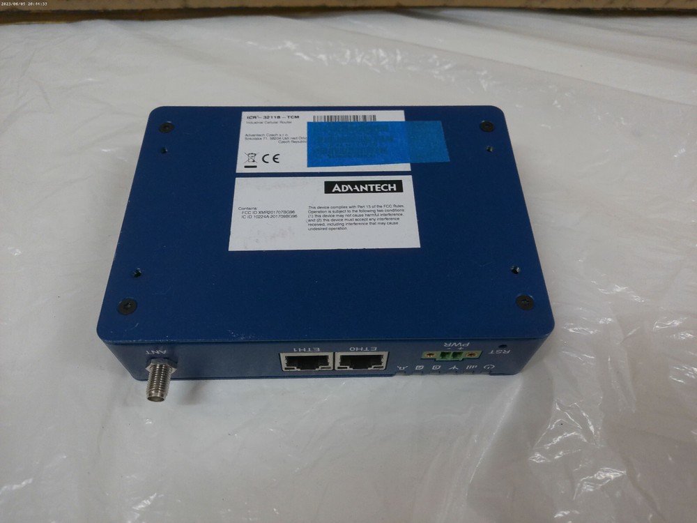 Advantech - ICR-3211B - Advantech ICR-3211B 2 SIM Cellular Modem/Wireless