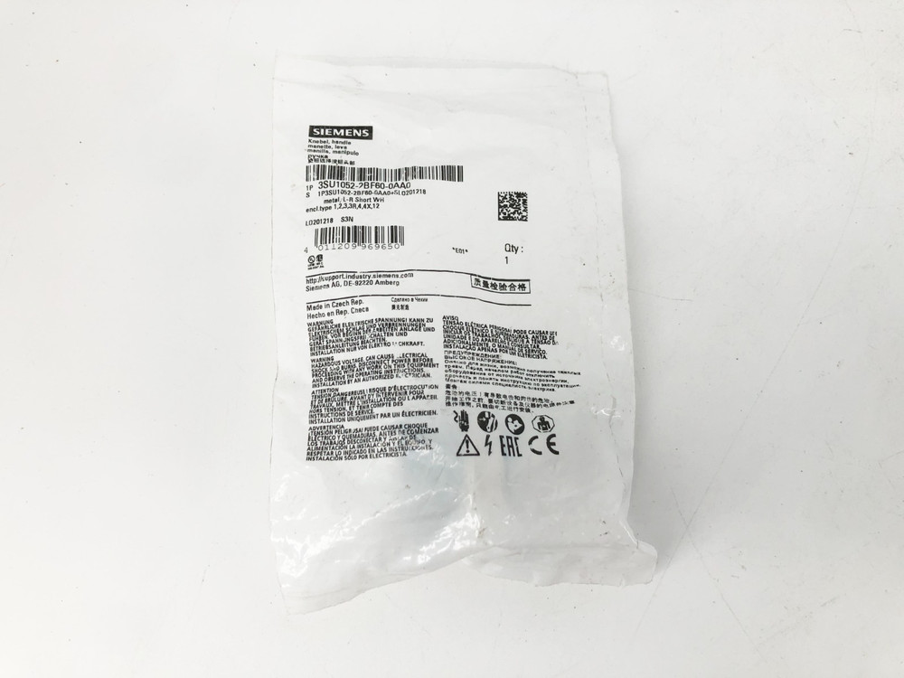 New Siemens 3SU1052-2BF60-0AA0 Selector Switch