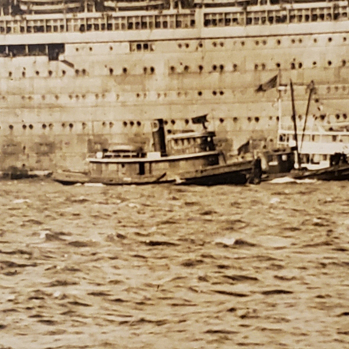 5158----WWI USS Leviathan transport ship photo 19.75 x 12