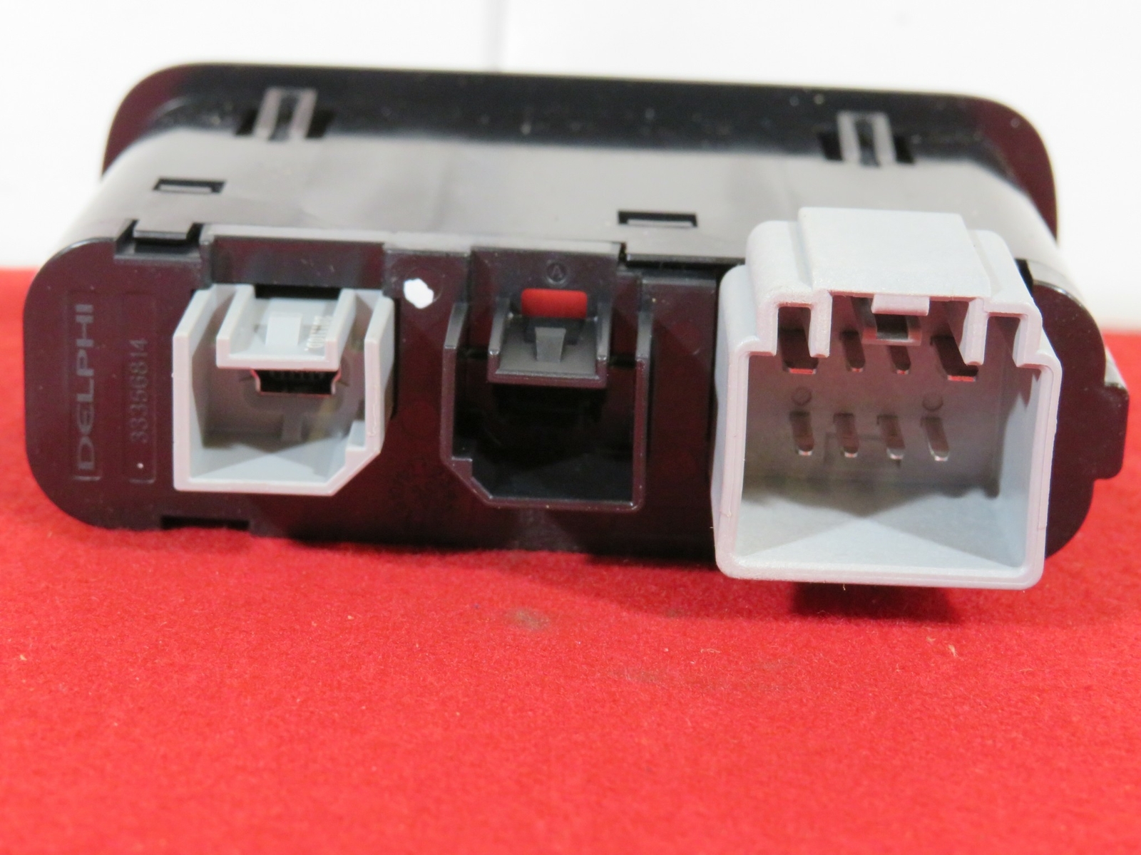 RAM 1500 2500 3500 HDMI USB & AUX MEDIA HUB NEW OEM MOPAR