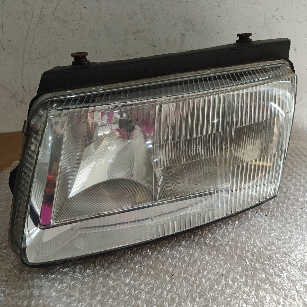 VW Passat 2001 N/S Passenger side Headlight