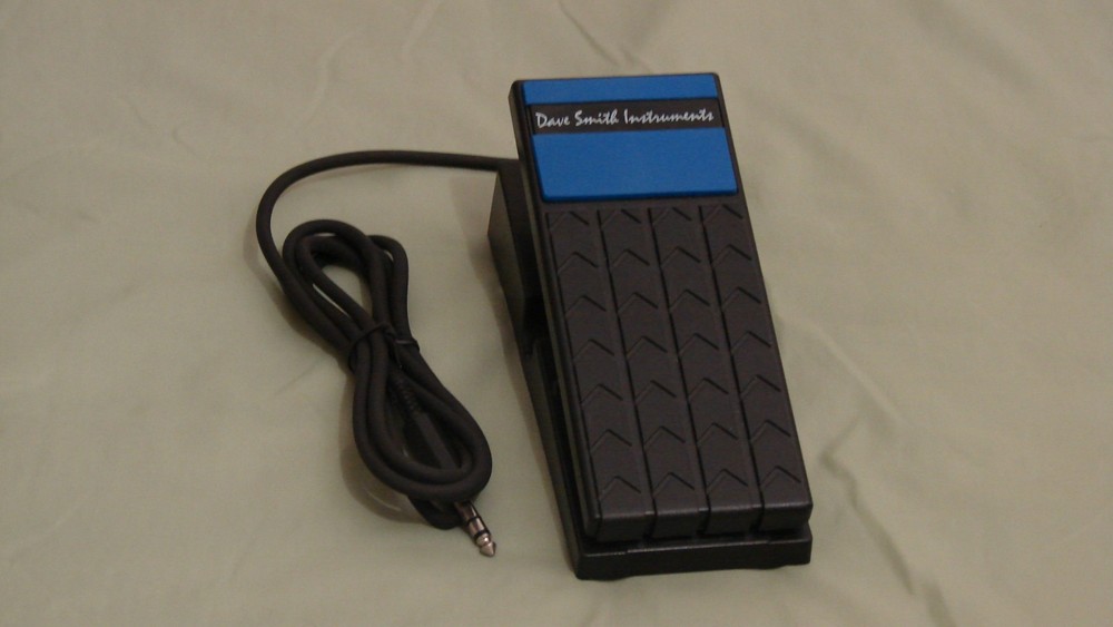 Dave Smith Instruments Expression / Volume Pedal for synthesizers unused.