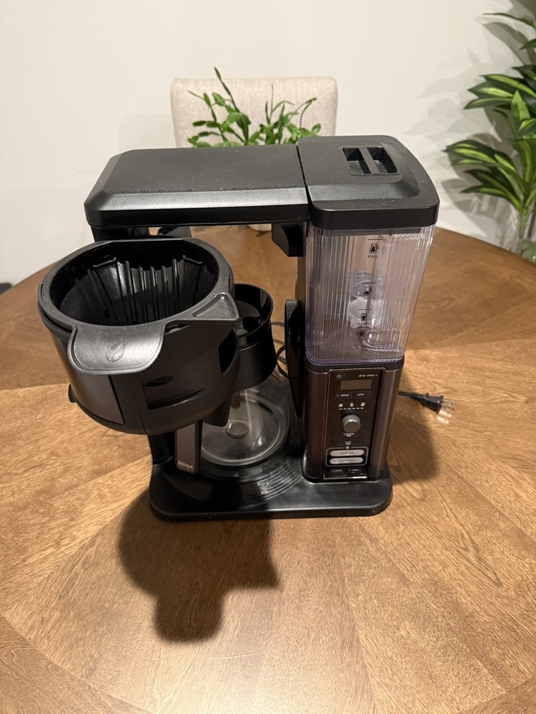 Ninja® Hot & Iced, Single Serve & Drip Coffee Maker with Rapid Cold Brew 10 Cup