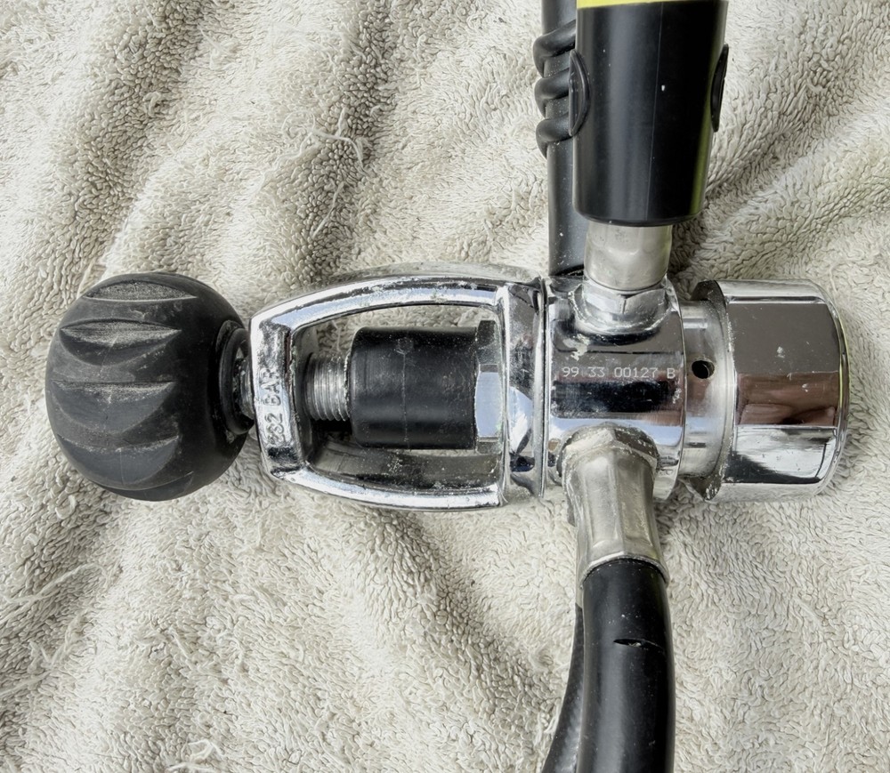 GENESIS REGULATOR /US MATRIX DIVE COMPUTER/OWNER MANUAL/SHERWOOD REGULATOR/CASE