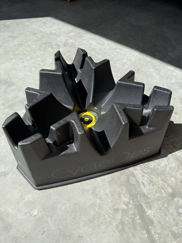 CycleOps Fluid 2 Indoor Bike Trainer with Riser