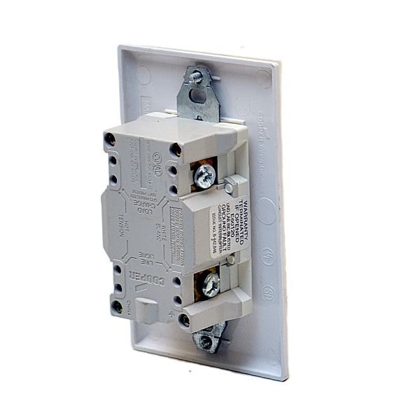 Boat Outlet Plug | 120 Volt Off White