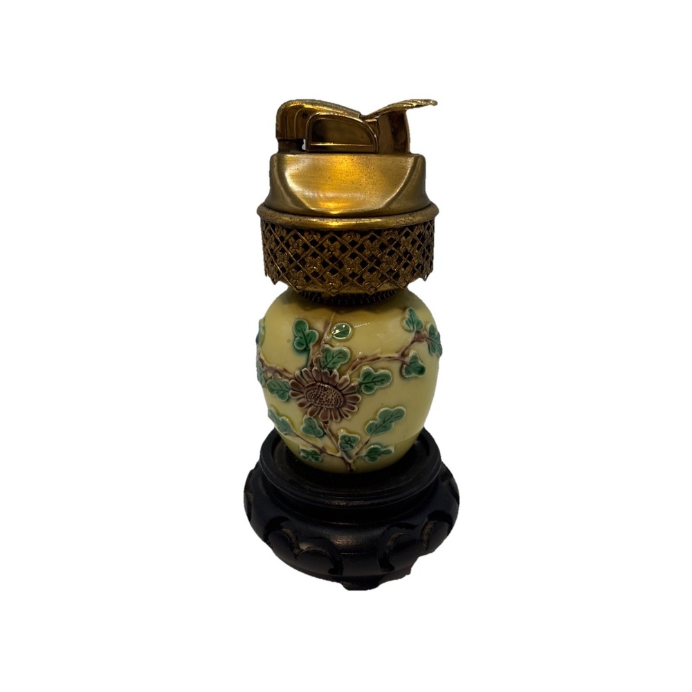 VINTAGE BEAUTIFUL TABLE LIGHTER