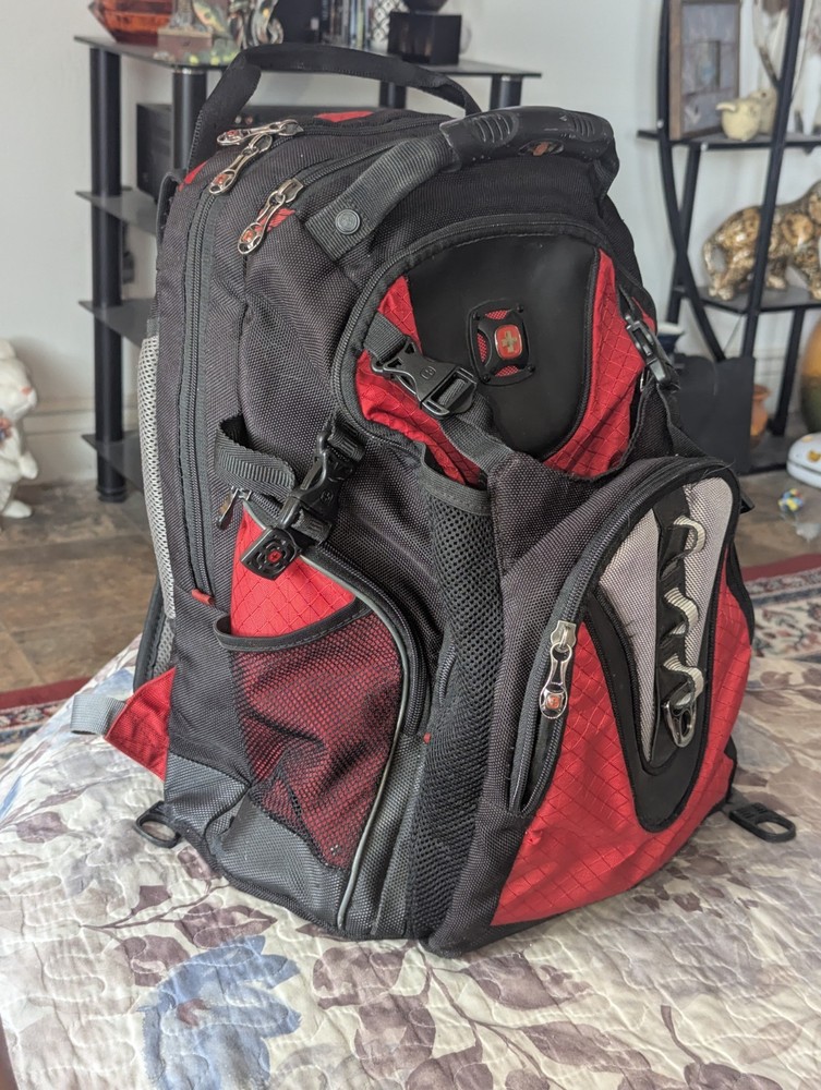 Wenger Maxxum Tech Hiking Backpack Padded Divider Multi Pocket