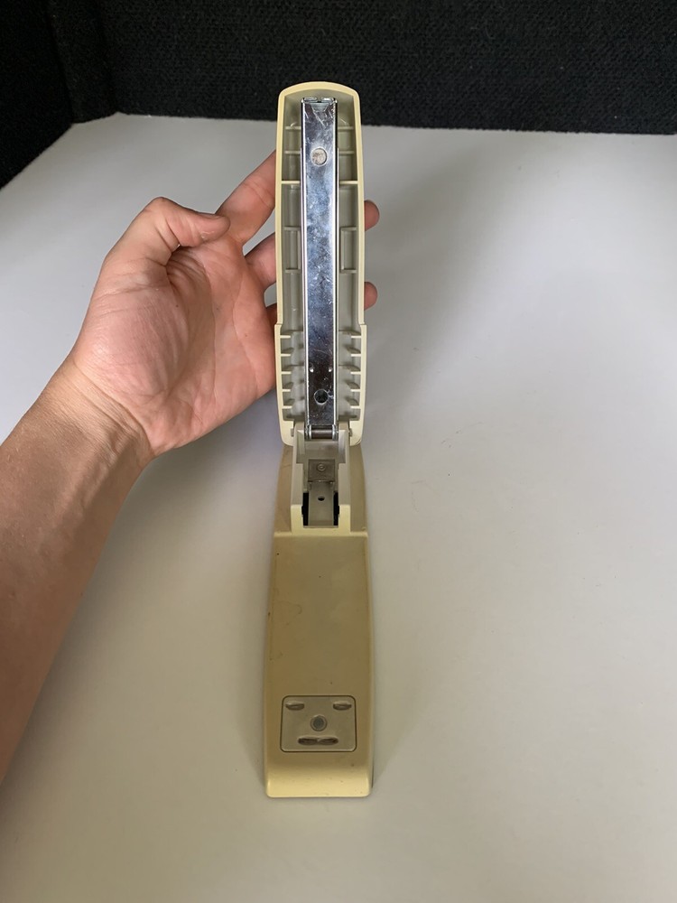 Swingline Beige Vintage Standard Stapler Model 545 Office Tool E17