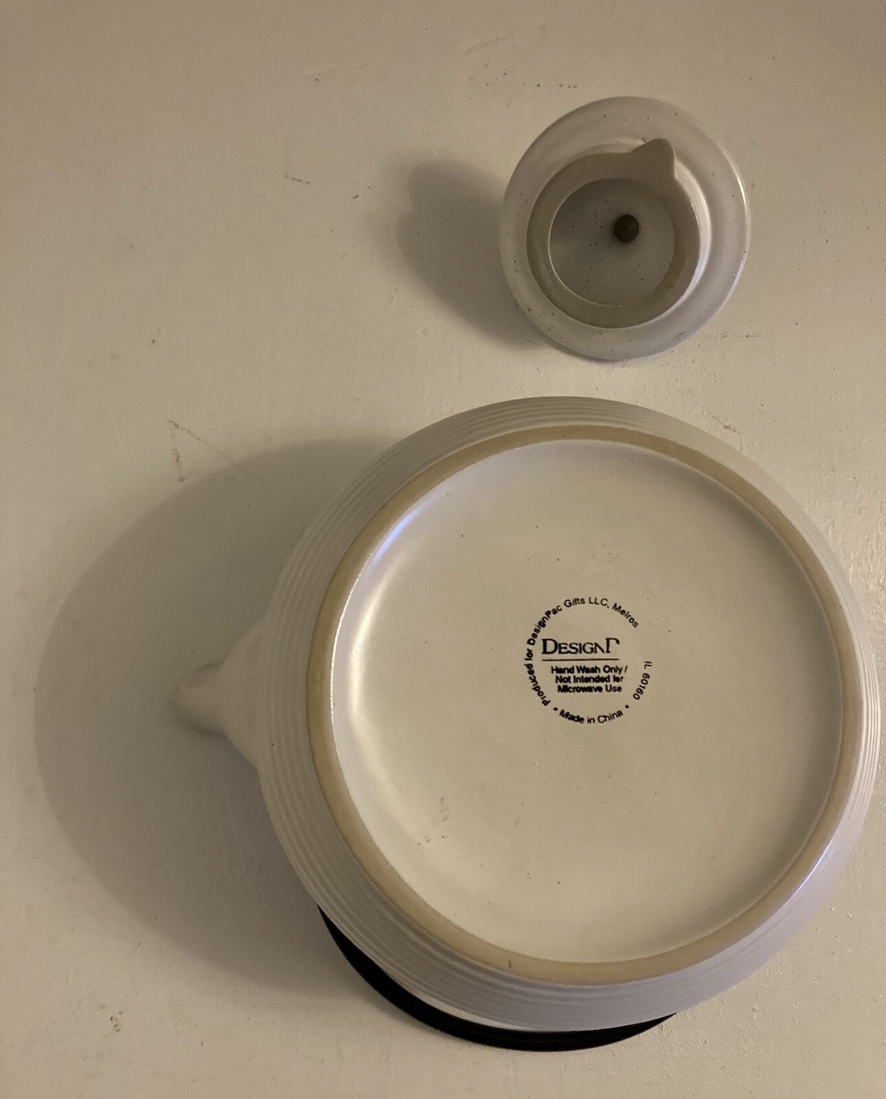 DesignPac Modern Ribbed Cream Cloud Stoneware Teapot Metal Handle